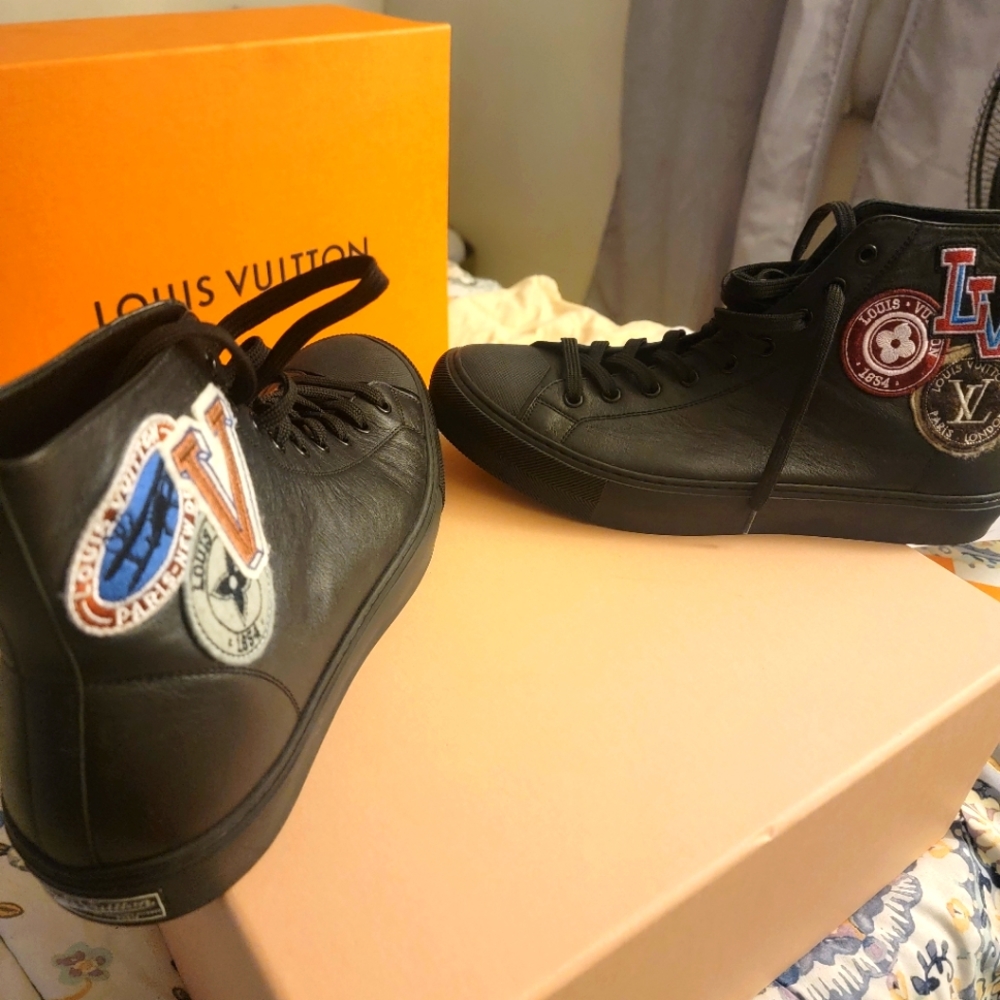 Louis Vuitton men shoe Size 9